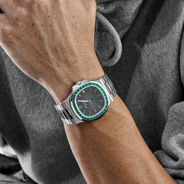 Nautilus Platinum Emeralds Black Dial image 8