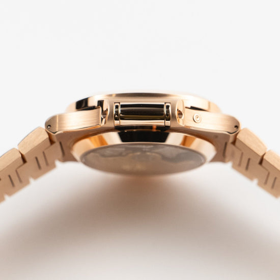 Nautilus Chronograph Date Rose Gold Black Dial (2022) image 1