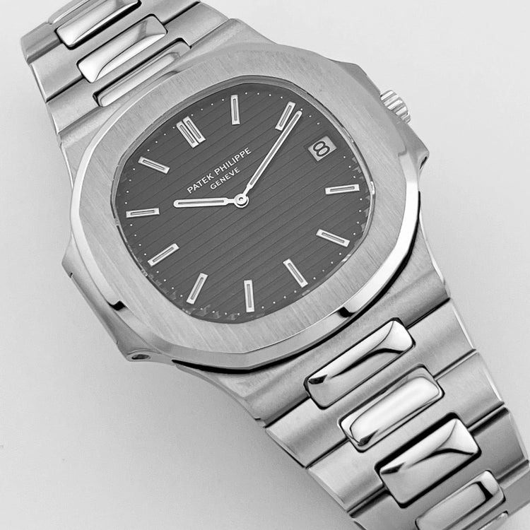 Nautilus Vintage Stainless Steel Black Dial (1982) image 9