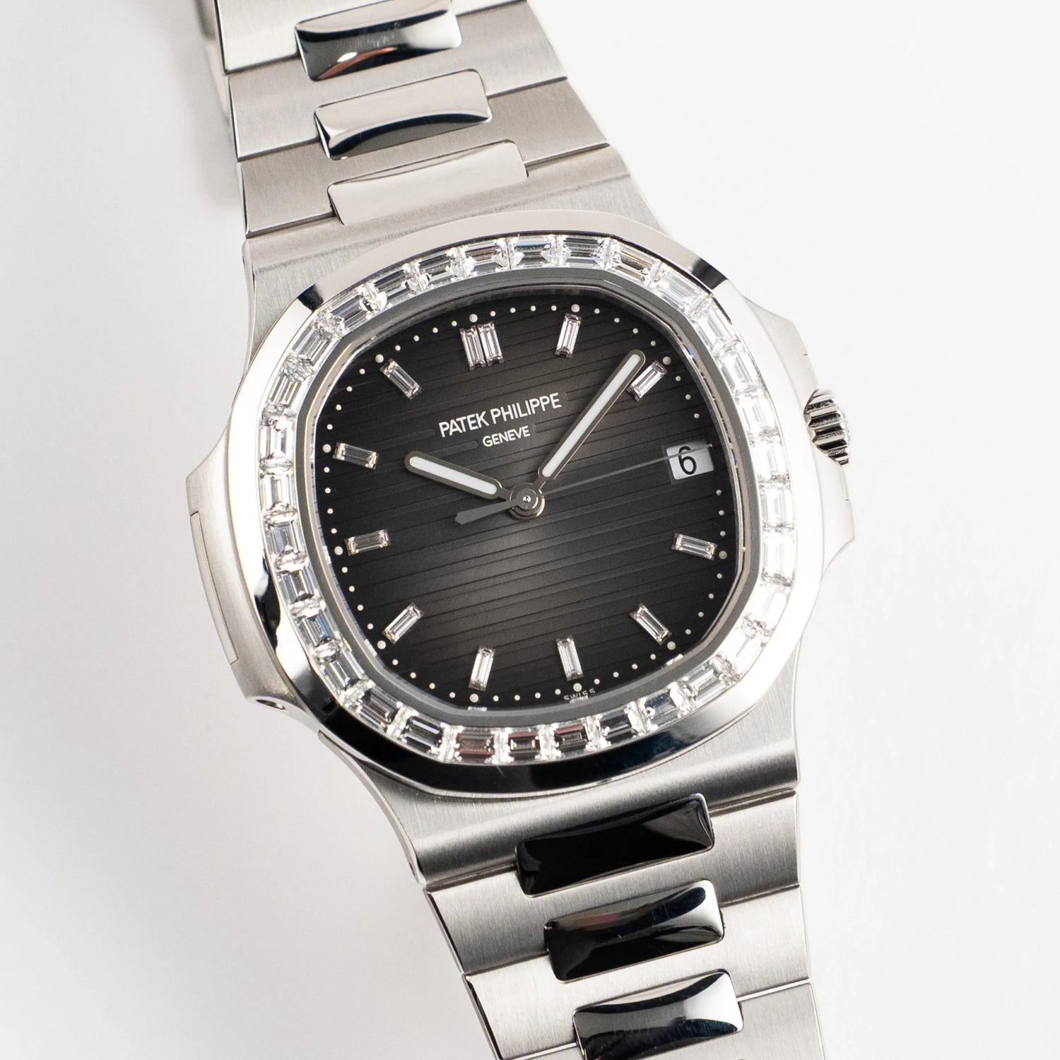 Nautilus Platinum Grey Diamond Baguette Dial Diamond Baguette Bezel image 10