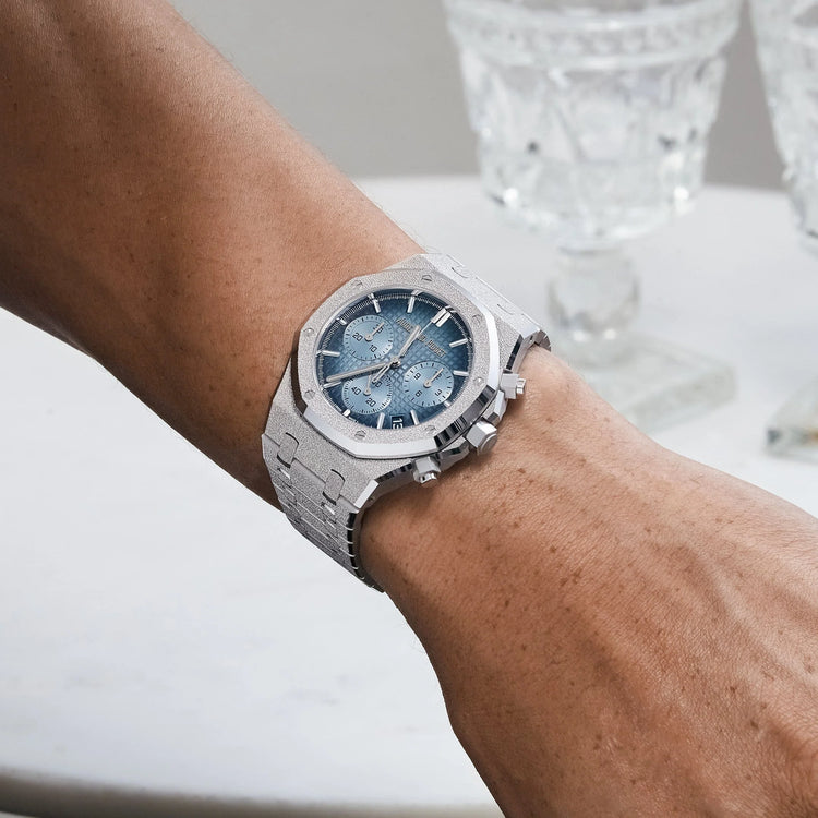 Royal Oak Chronograph Frosted White Gold Blue Dial image 5