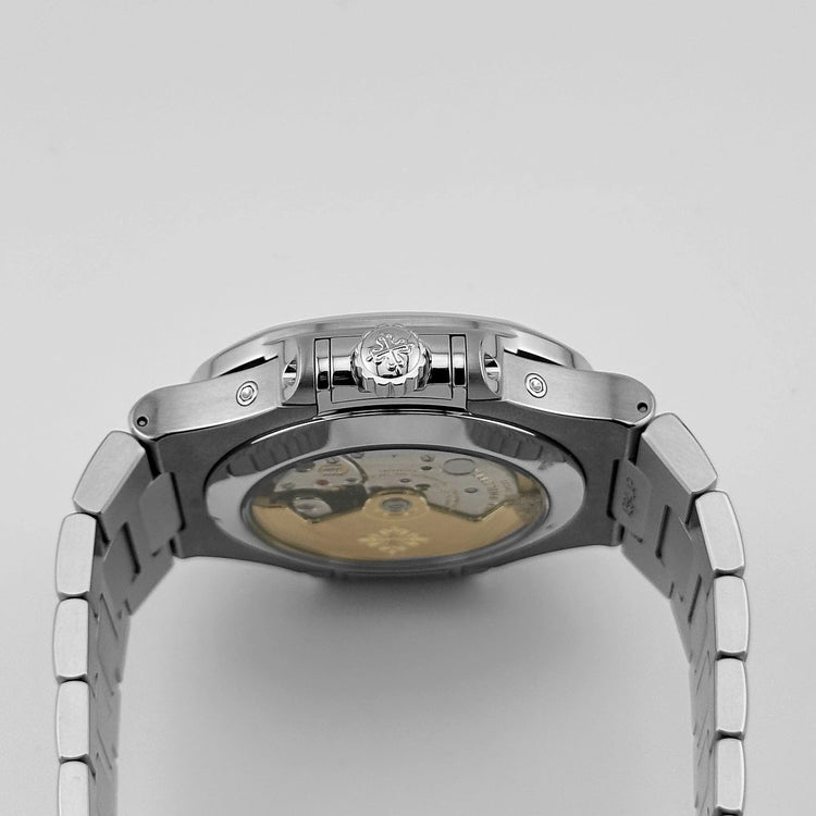 Nautilus Annual Calendar Stainless Steel Blue Dial (2022) image 6