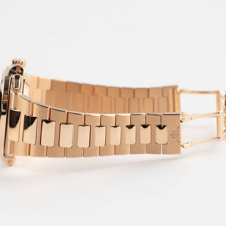 Nautilus Chronograph Date Rose Gold Black Dial (2022) image 3