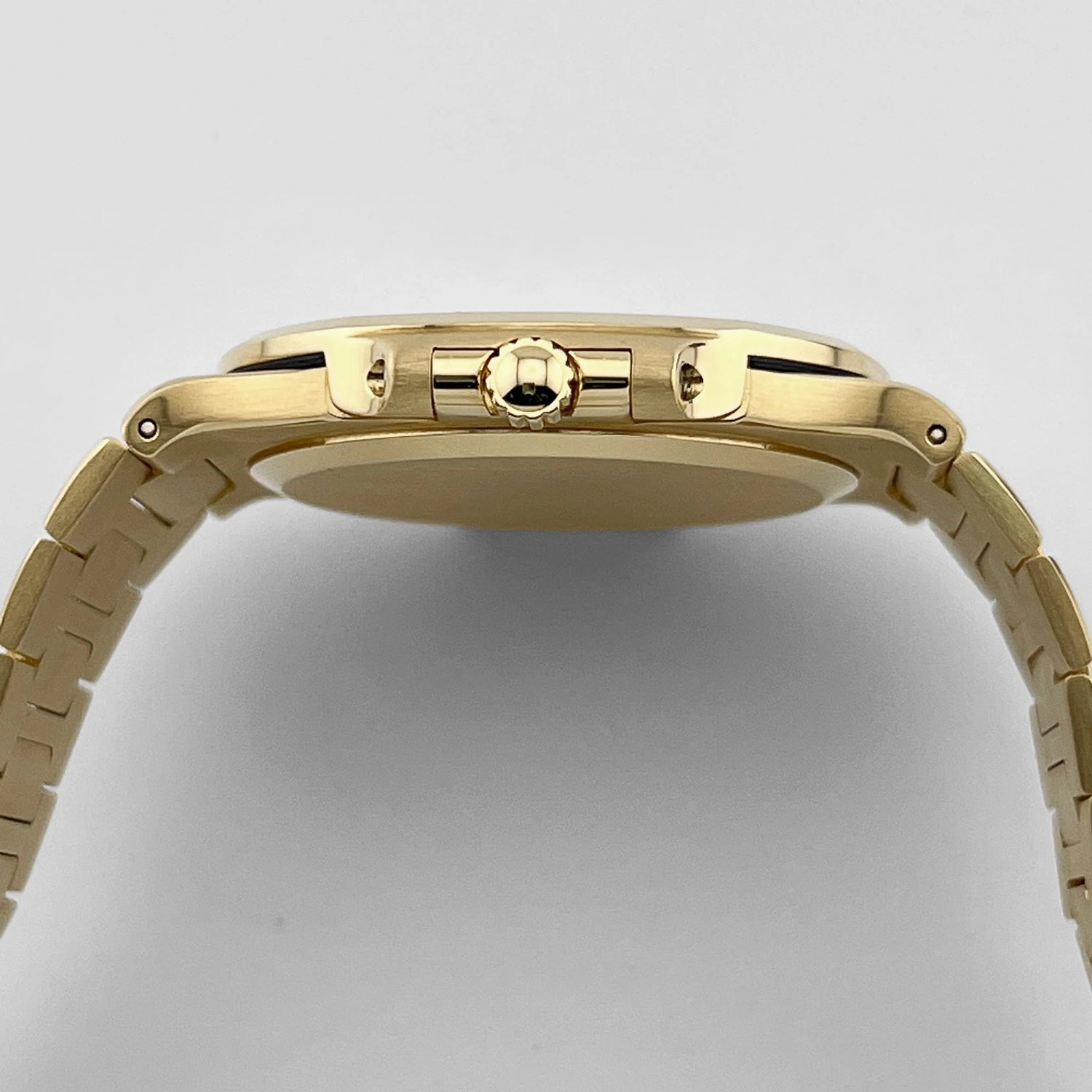 Nautilus Vintage Yellow Gold Black Ribbed Dial (1983) image 6