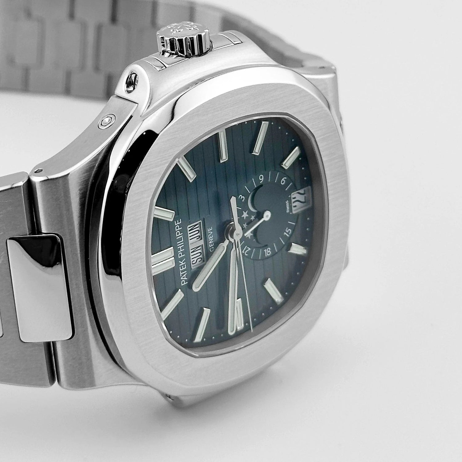 Nautilus Annual Calendar Stainless Steel Blue Dial (2022) image 7