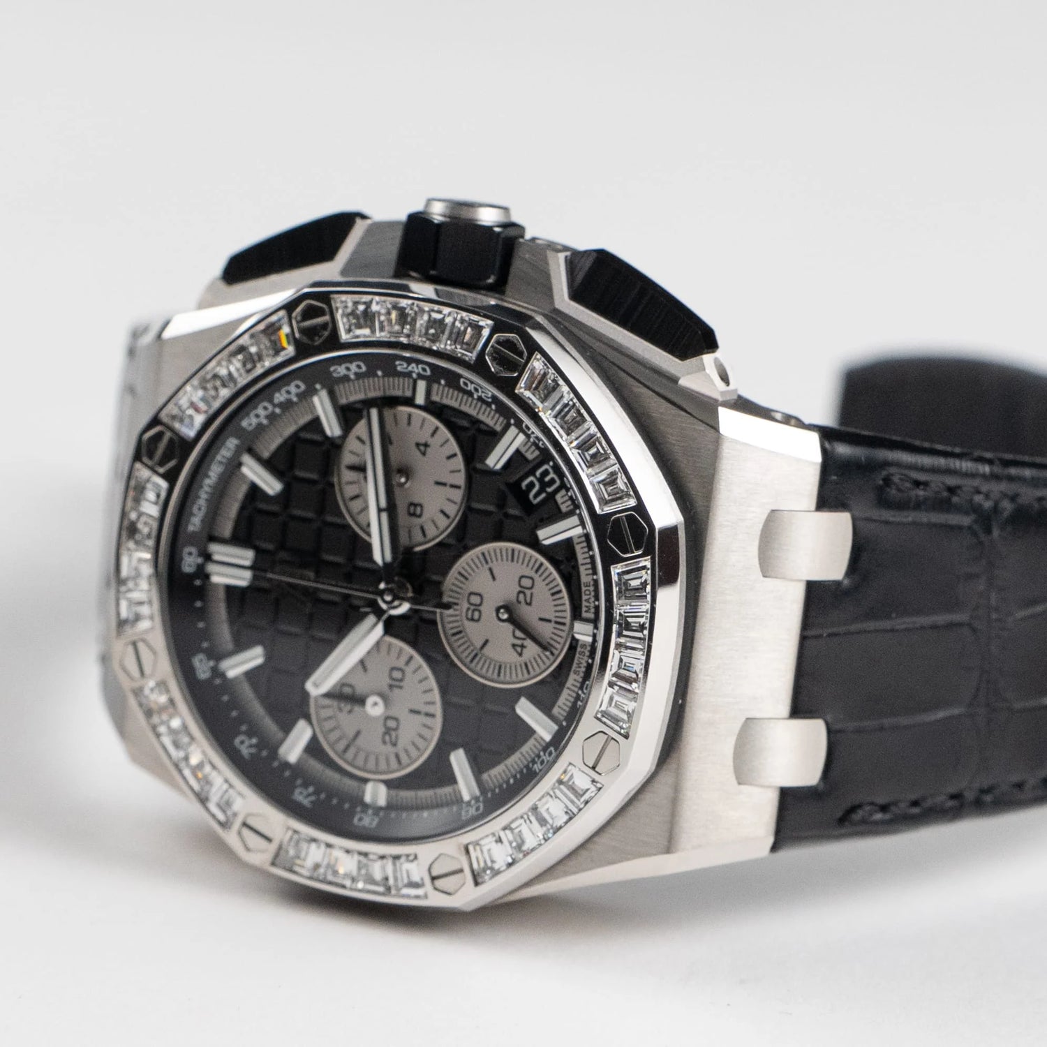 Royal Oak Offshore Chronograph White Gold Diamond Bezel Black Dial (2024) image 6