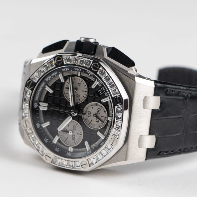 Royal Oak Offshore Chronograph White Gold Diamond Bezel Black Dial (2024) image 6