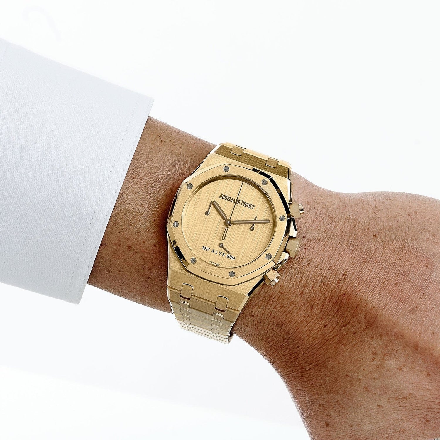 Royal Oak Chronograph “1017 ALYX 9SM” Yellow Gold Limited Edition image 12