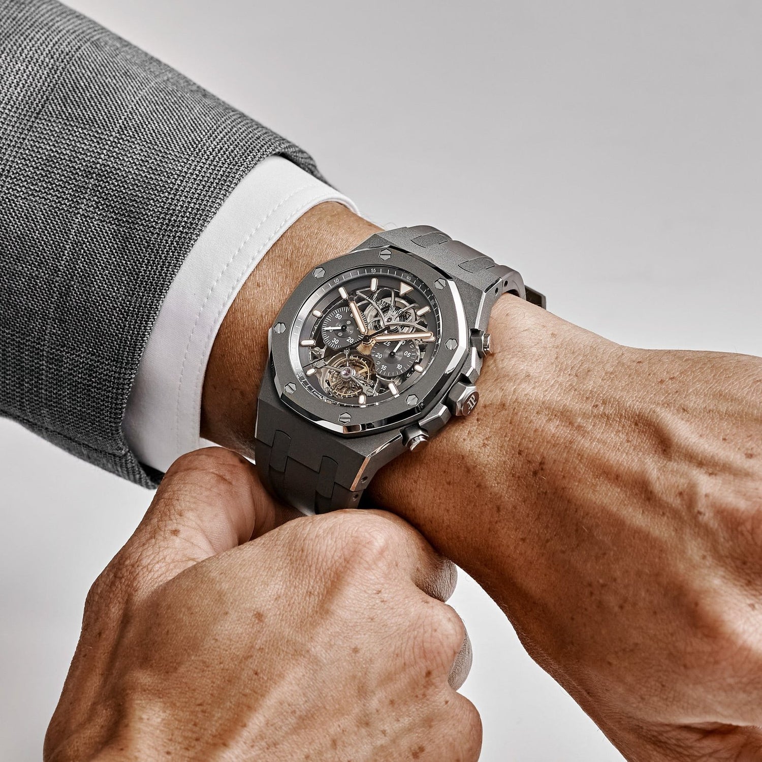 Royal Oak Tourbillon Chronograph Titanium Openworked Boutique Edition image 9