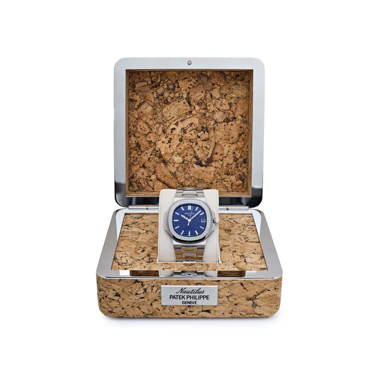 Nautilus 40th Anniversary Platinum Blue Diamond Baguette Dial Limited Edition image 3