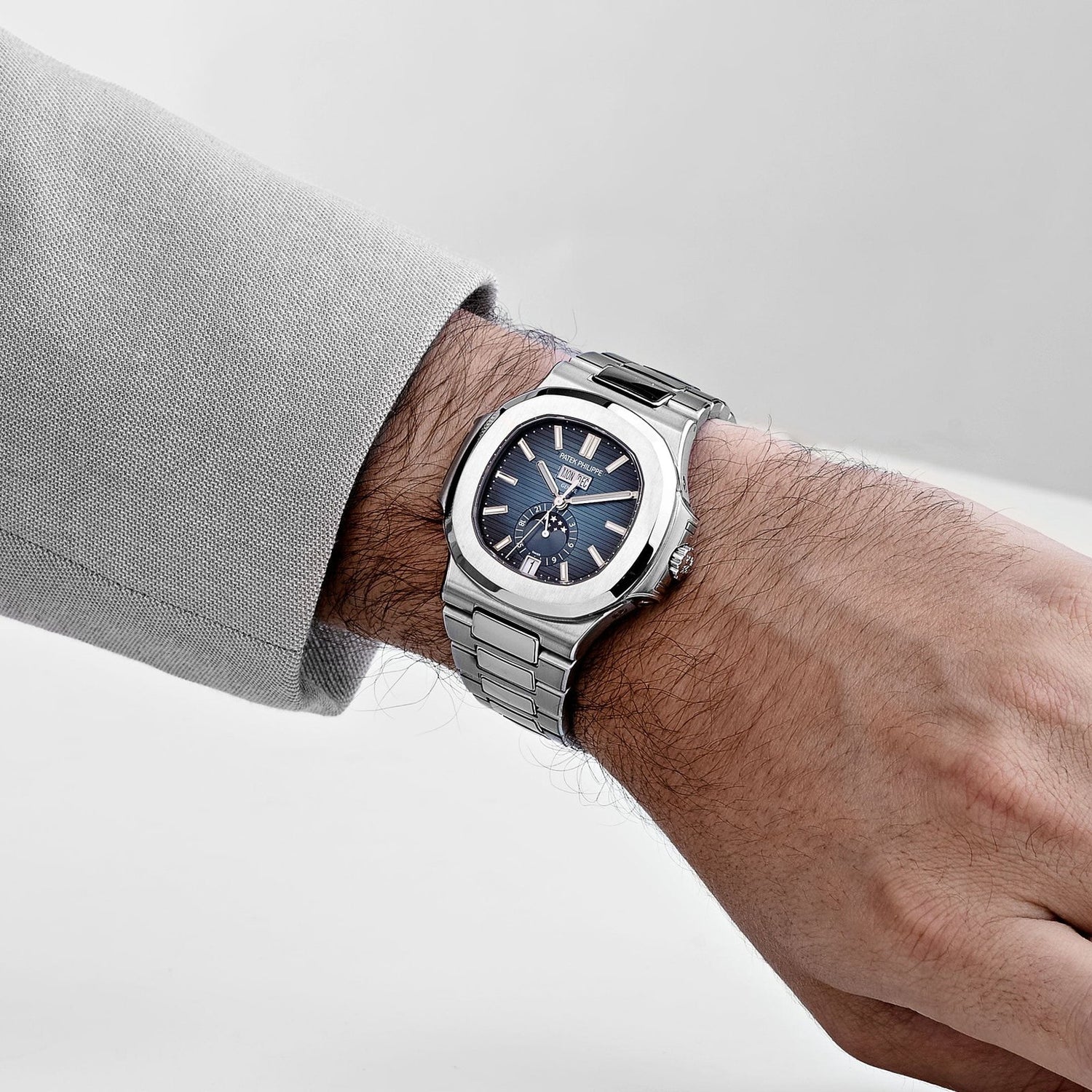 Nautilus Annual Calendar Stainless Steel Blue Dial (2025) image 8