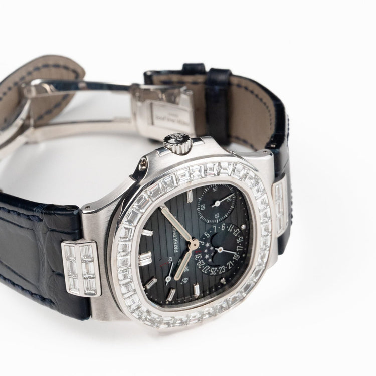 Nautilus White Gold Blue Diamond Dial Diamond Bezel (2017) image 7