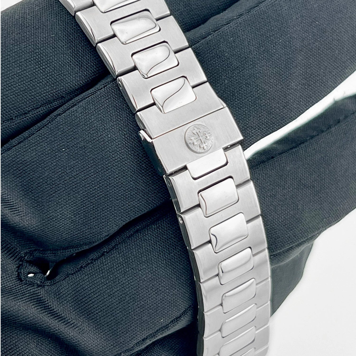 Nautilus Vintage Stainless Steel Black Dial (1982) image 1