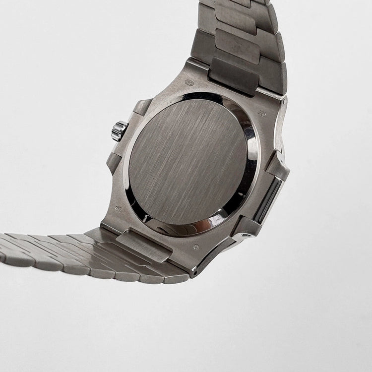 Nautilus White Gold White Dial Diamond Set (2004) image 3
