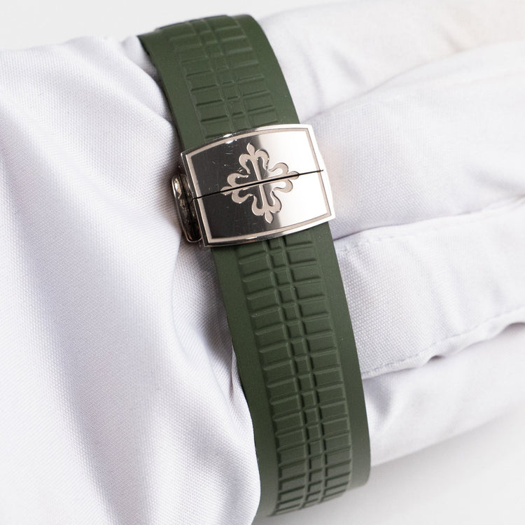Aquanaut Chronograph White Gold Khaki Green Dial (2025) image 5