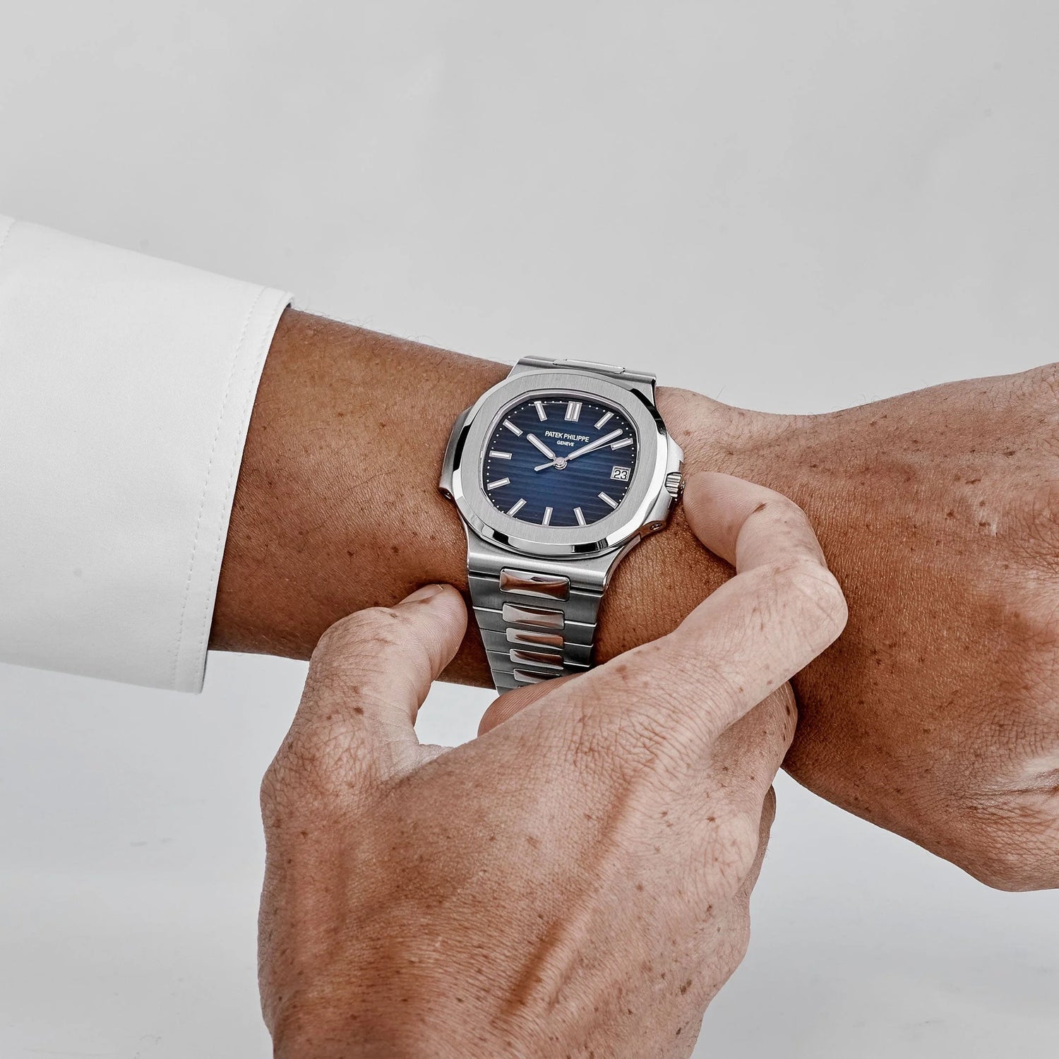 Nautilus White Gold Blue Dial (2025) image 7