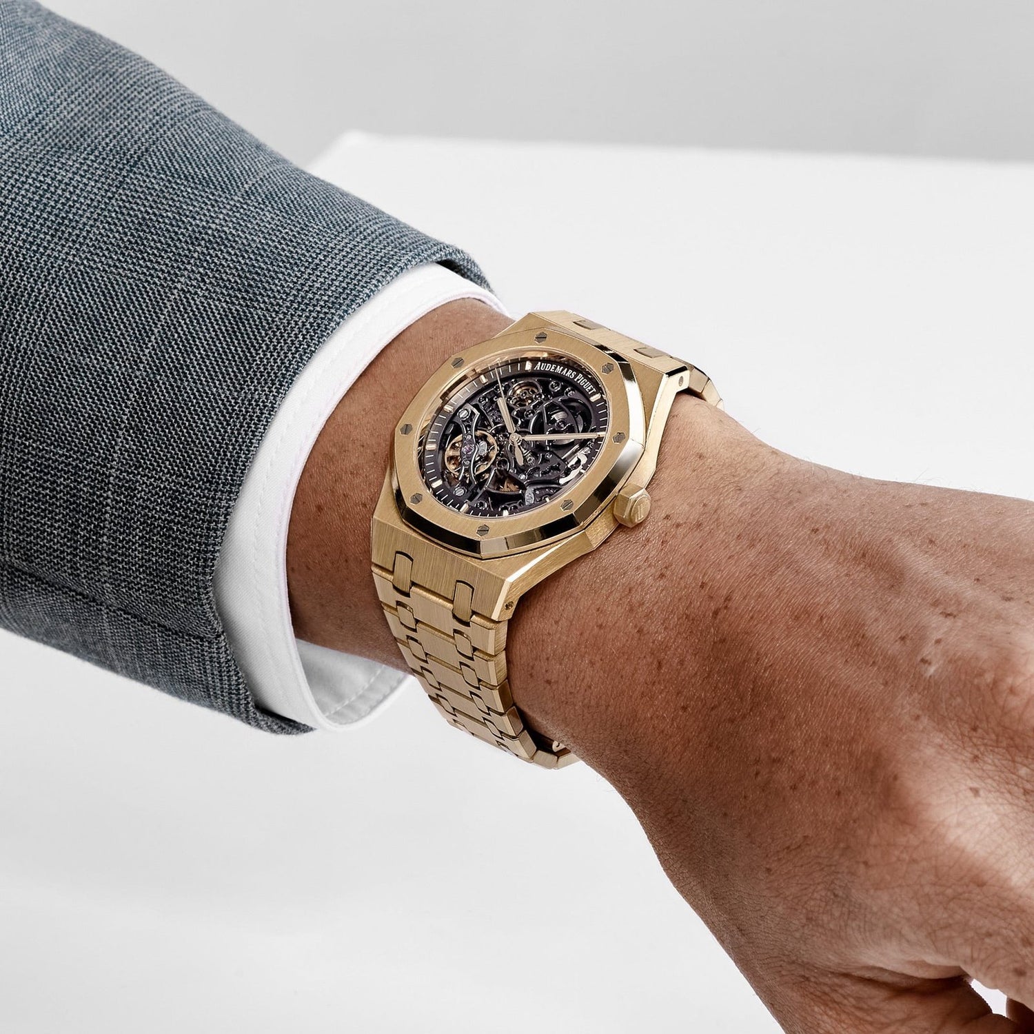 Royal Oak Double Balance Wheel Openworked Yellow Gold Dial image 6