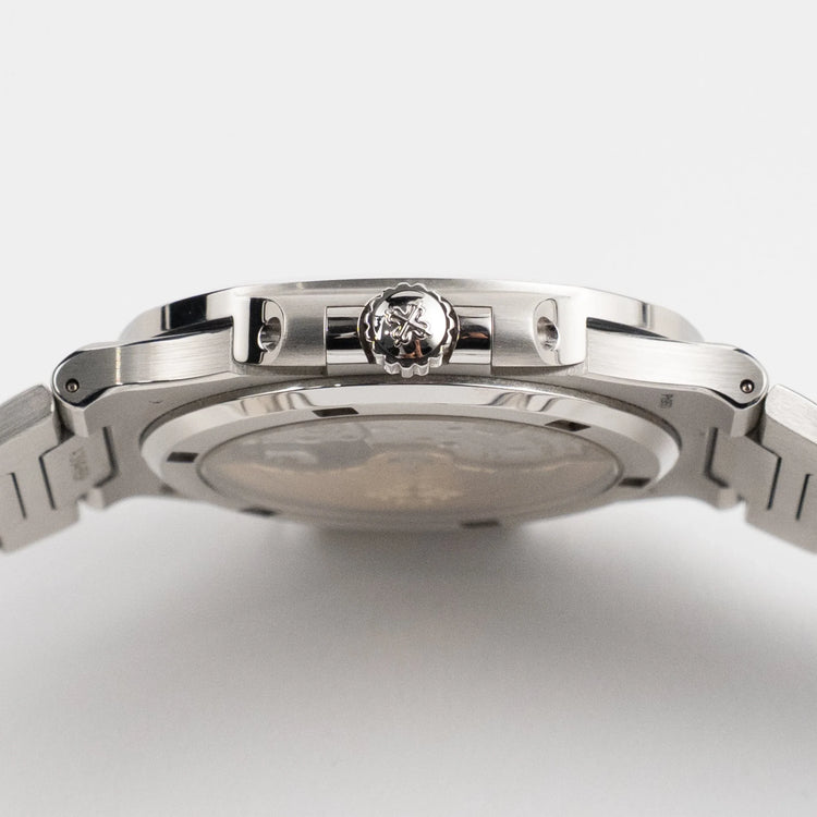 Nautilus Platinum Grey Diamond Baguette Dial Diamond Baguette Bezel image 2