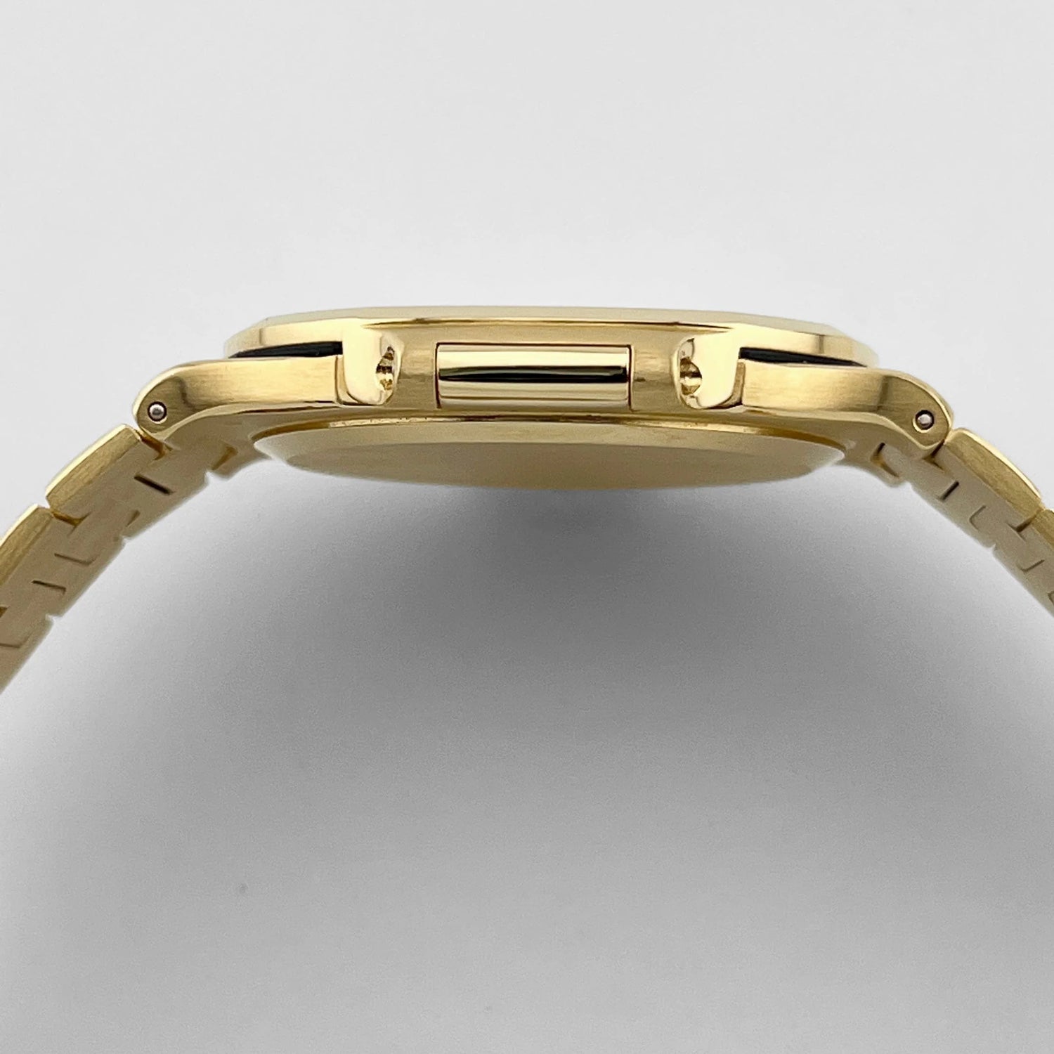 Nautilus Vintage Yellow Gold Black Ribbed Dial (1983) image 5