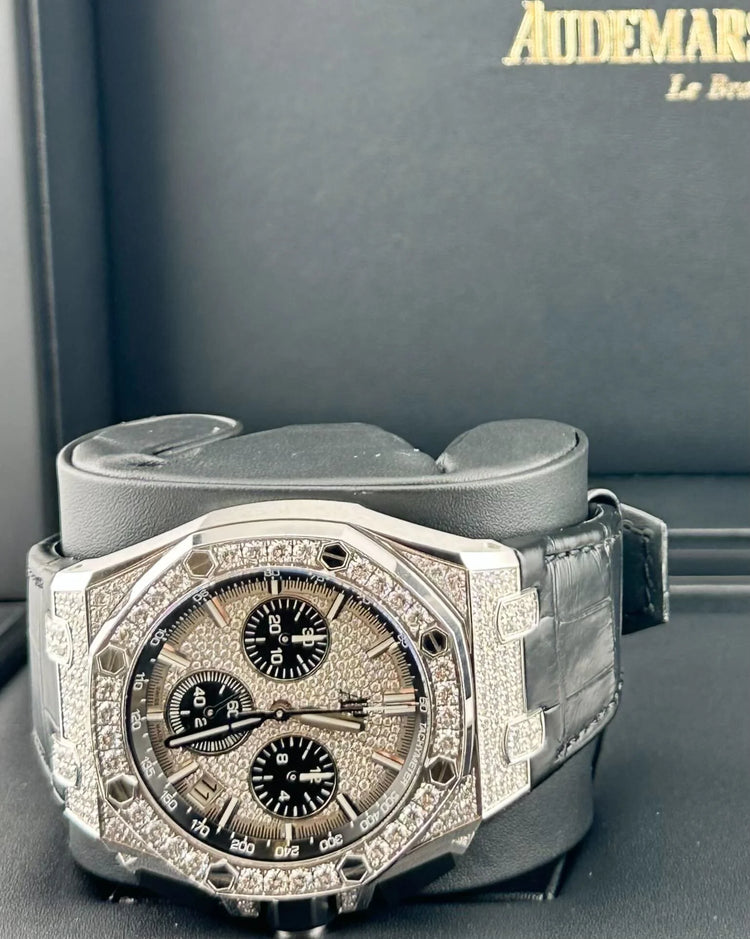 Royal Oak Offshore Chronograph White Gold Diamond Case & Bezel image 2