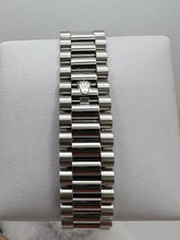 Day-Date Platinum Olive Green Dial Diamond Bezel image 4