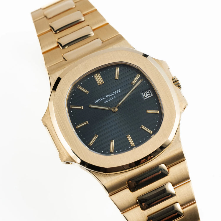 Nautilus Vintage Yellow Gold Black Ribbed Dial image 9