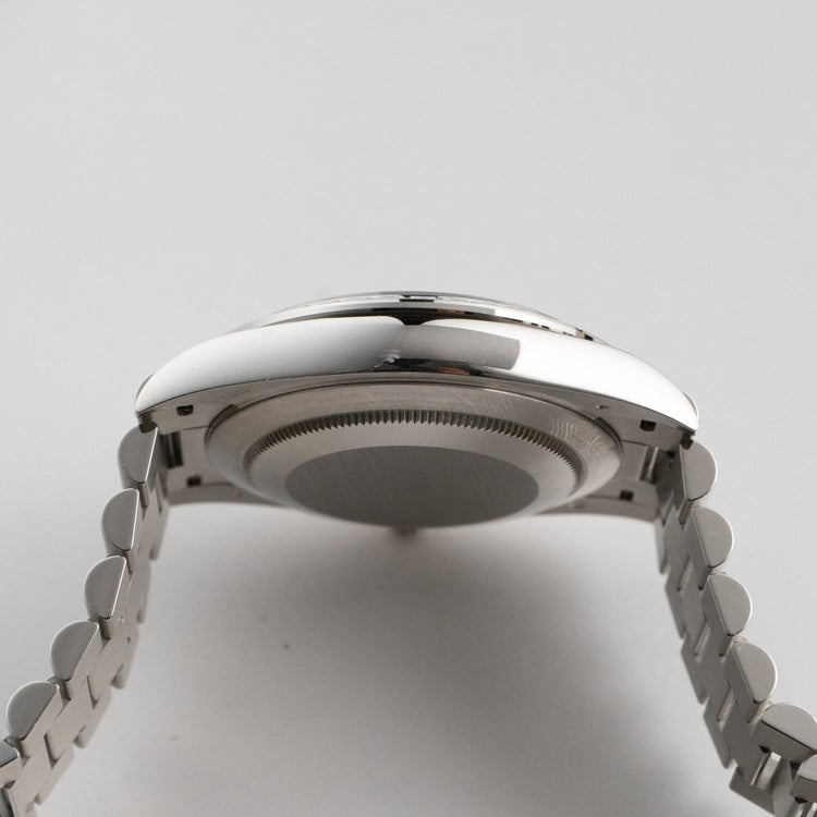 Day-Date Platinum Diamond Bezel Ice Blue Diamond Dial (2017) image 9