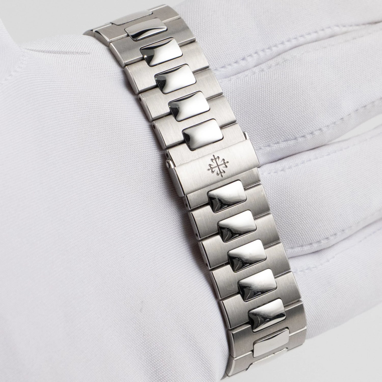 Nautilus Platinum Grey Diamond Baguette Dial Diamond Baguette Bezel image 6