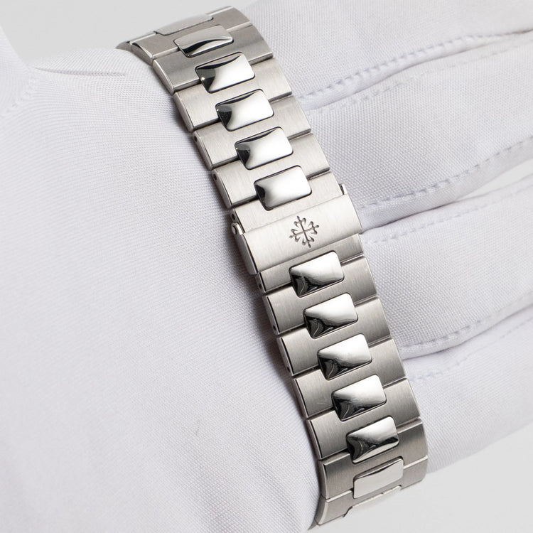 Nautilus Platinum Grey Diamond Baguette Dial Diamond Baguette Bezel image 6