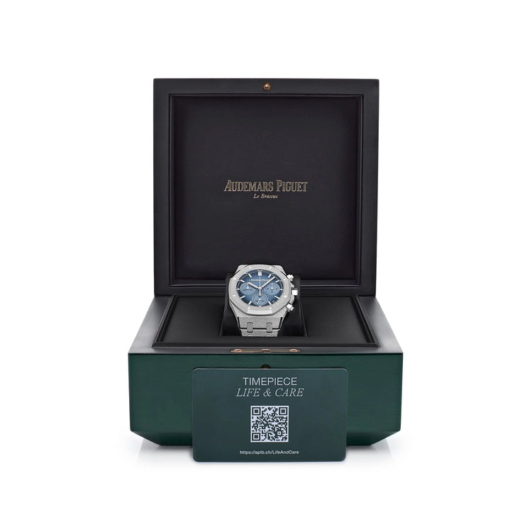 Royal Oak Chronograph Frosted White Gold Blue Dial image 6