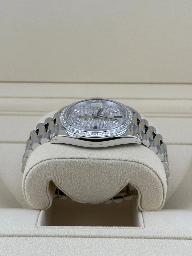Day-Date Platinum Diamond Bezel Diamond-Paved Sapphire Dial (2024) image 3