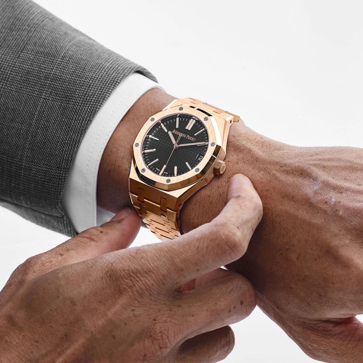 Royal Oak Rose Gold Black Dial image 6