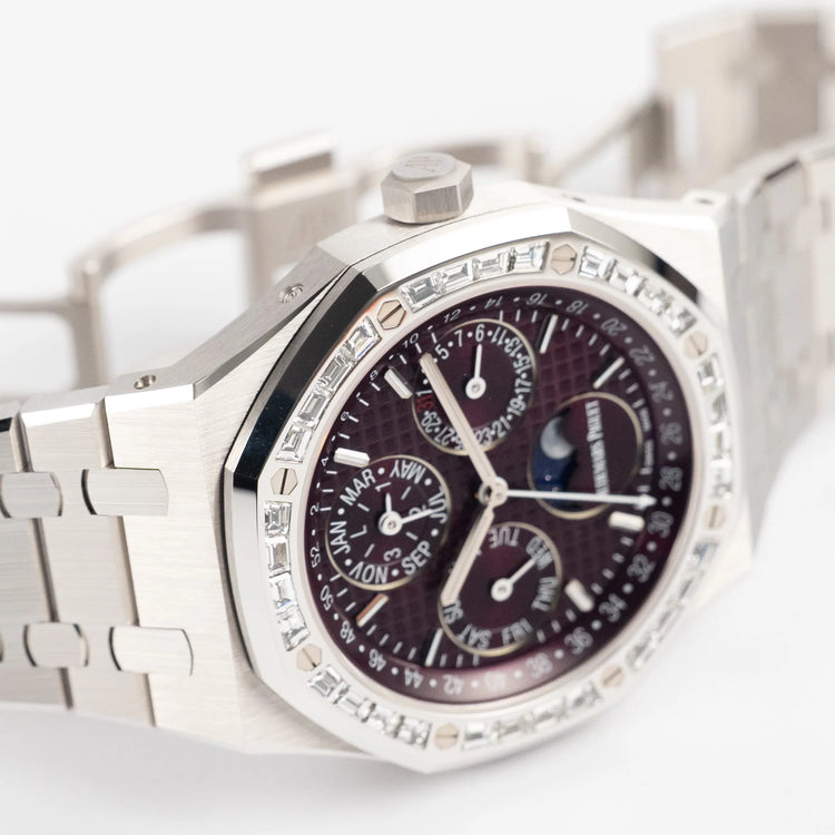 Royal Oak Perpetual Calendar “Qatar Edition” White Gold (2025) image 8