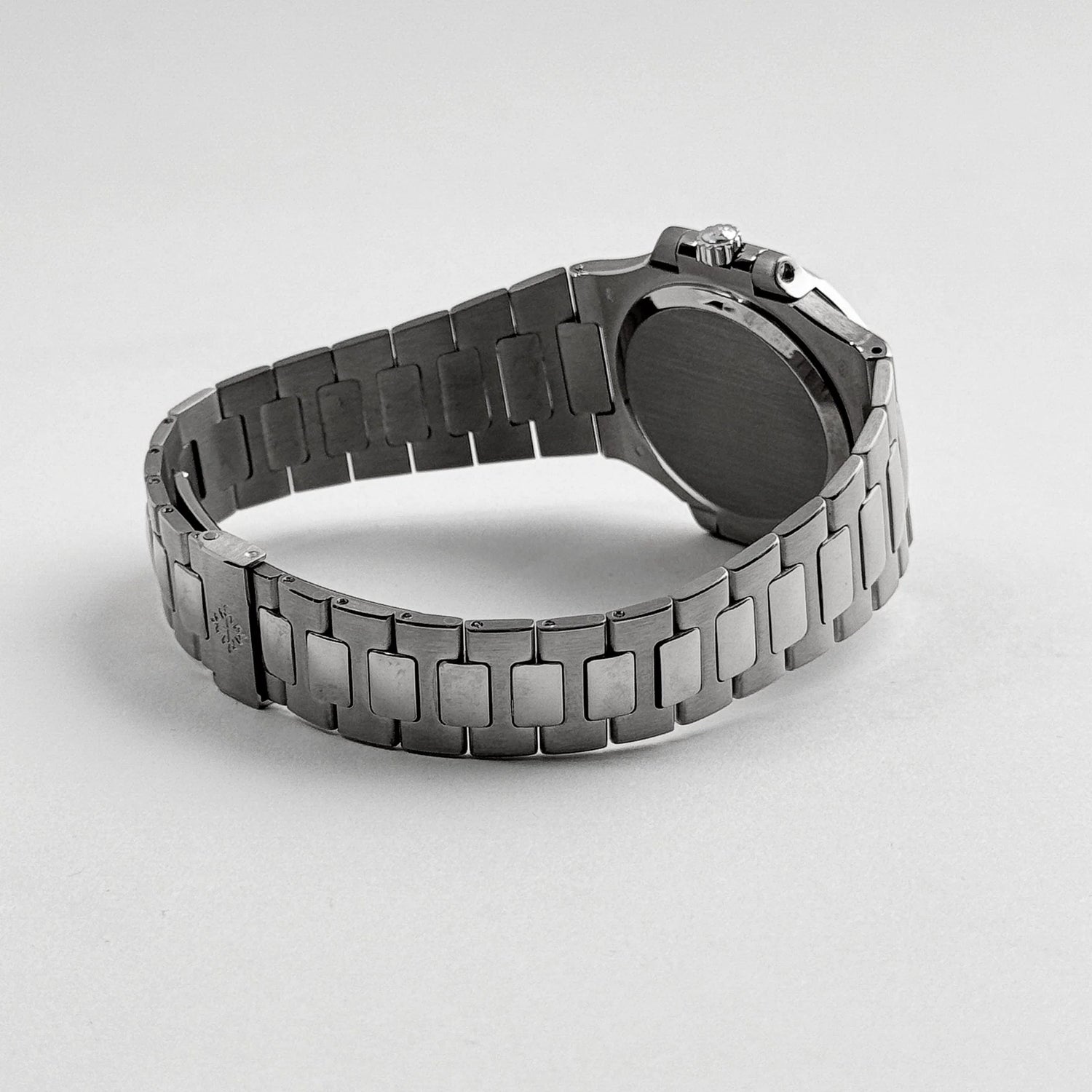 Nautilus White Gold White Dial Diamond Set (2004) image 5