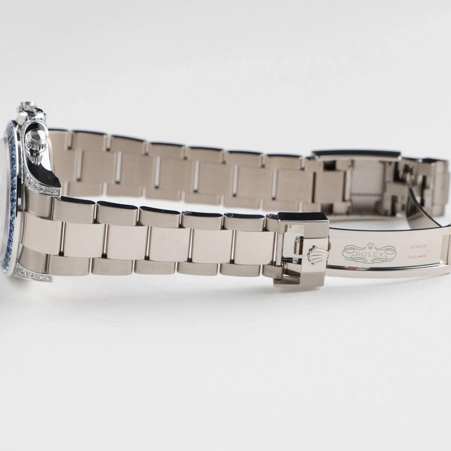 Daytona White Gold Silver Sheen Obsidian Dial Sapphire Bezel (2025) image 4