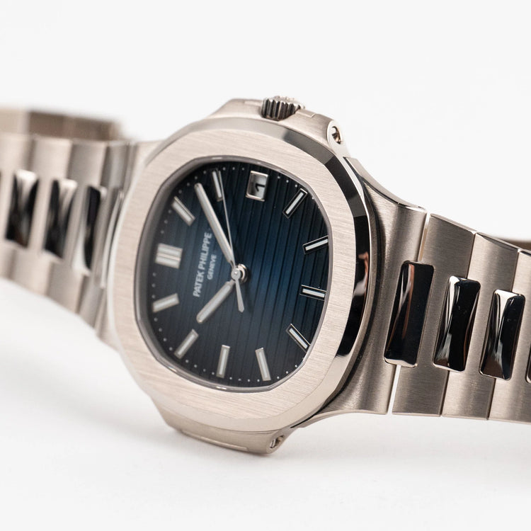 Nautilus White Gold Blue Dial (2022) image 3