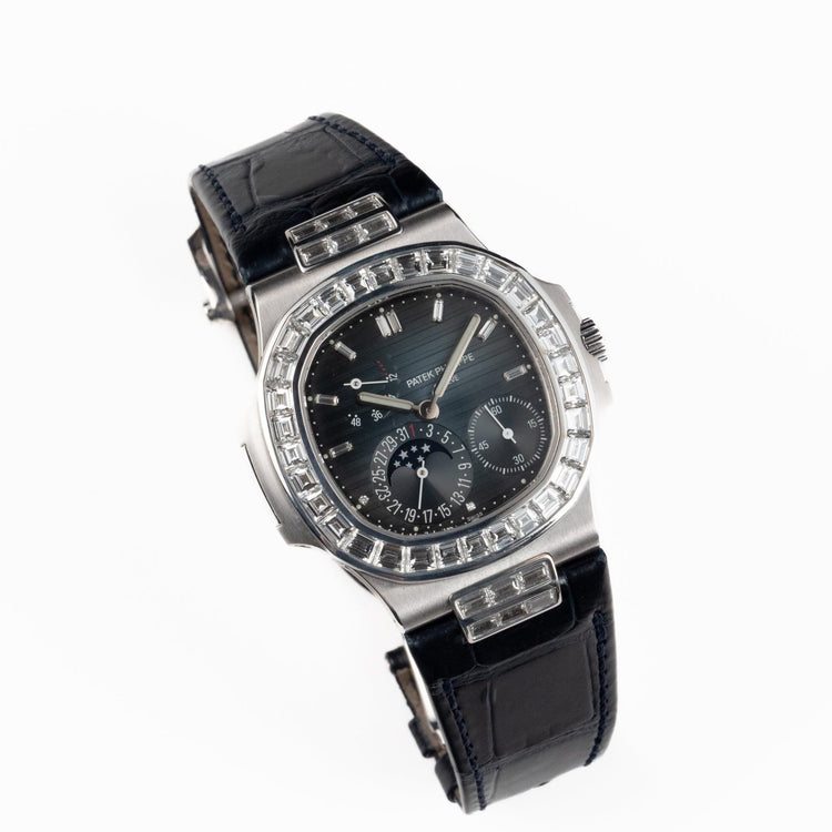 Nautilus White Gold Blue Diamond Dial Diamond Bezel (2017) image 3