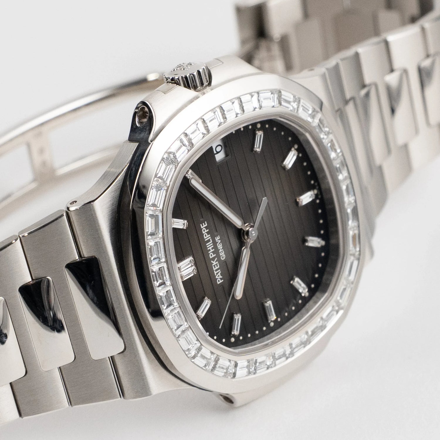 Nautilus Platinum Grey Diamond Baguette Dial Diamond Baguette Bezel image 8
