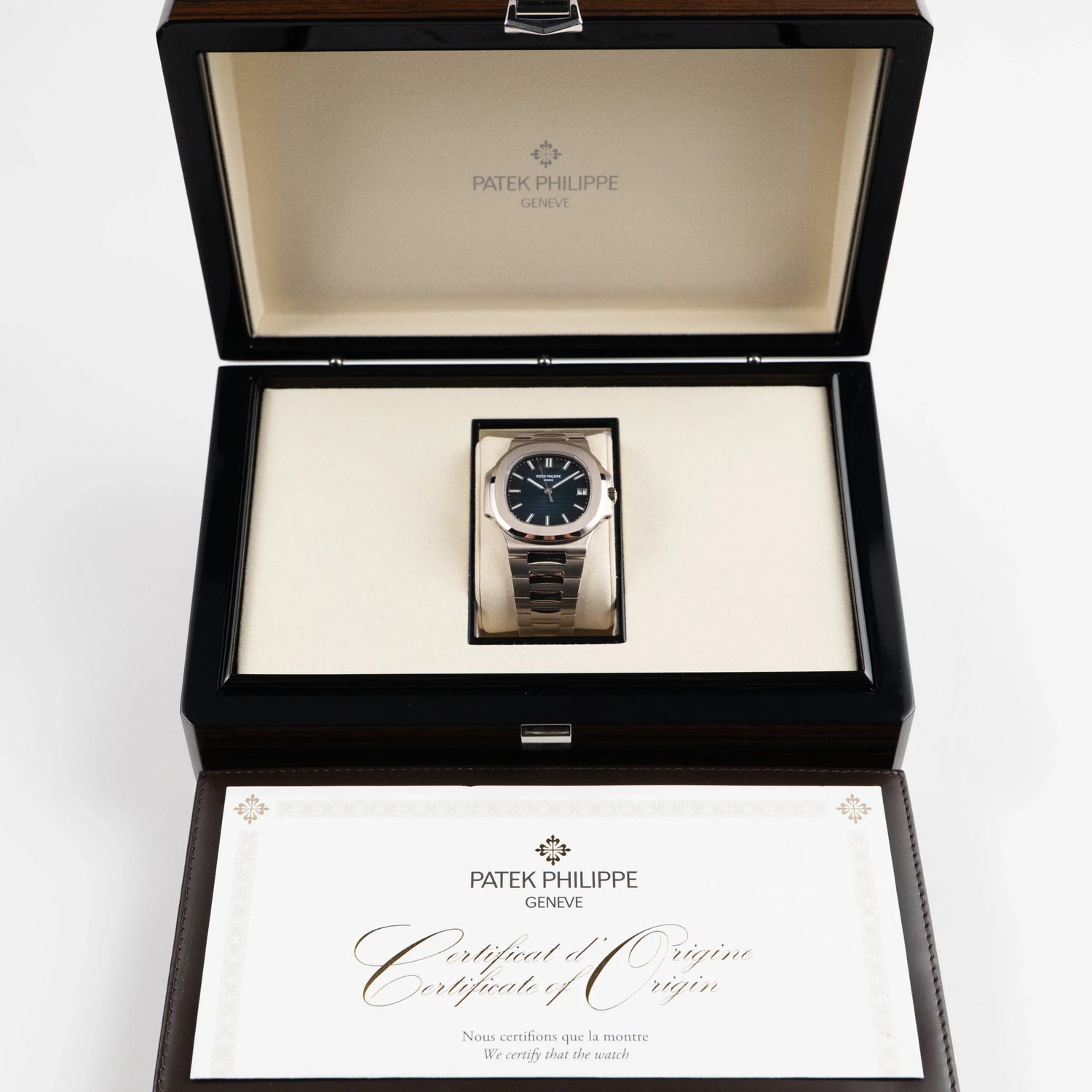Nautilus White Gold Blue Dial (2022) image 11