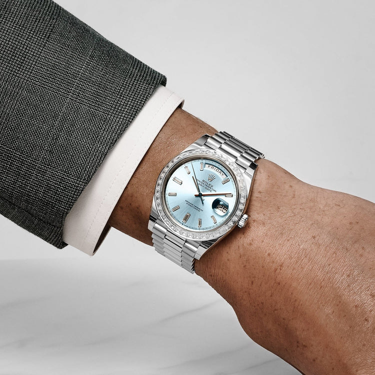 Day-Date Platinum Diamond Bezel Ice Blue Diamond Dial (2017) image 2