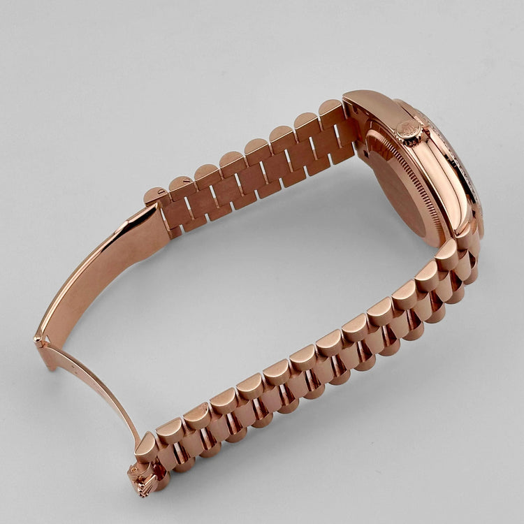 Day-Date  Rose Gold Rainbow Diamond Pave Dial Diamond Bezel (2025) image 4