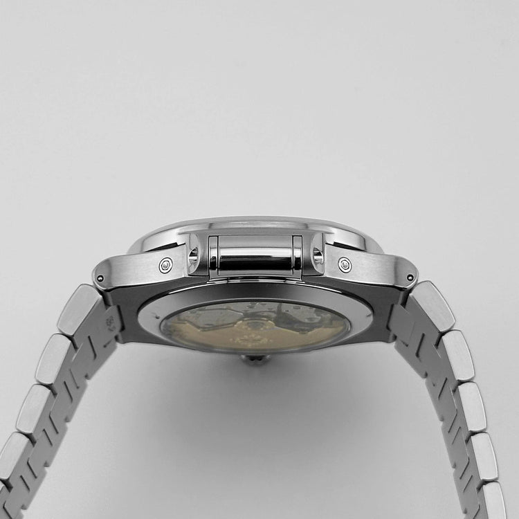 Nautilus Annual Calendar Stainless Steel Blue Dial (2022) image 5