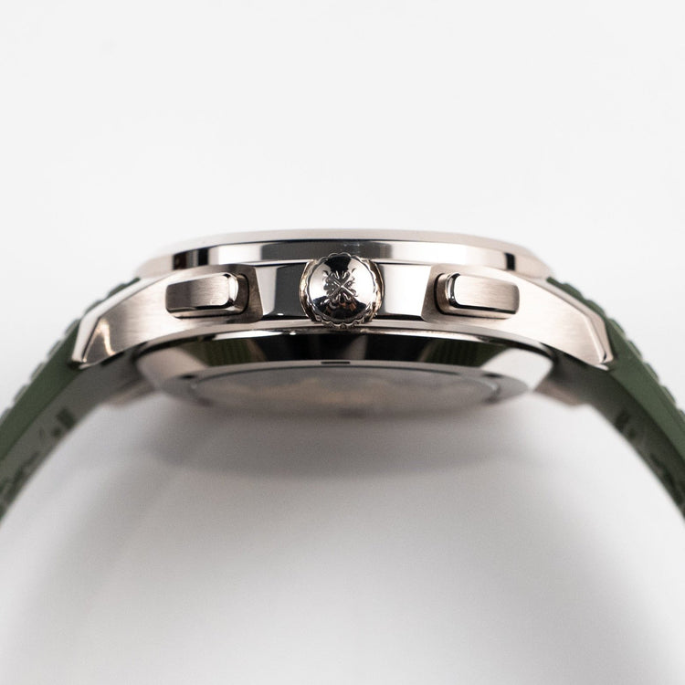 Aquanaut Chronograph White Gold Khaki Green Dial (2025) image 7