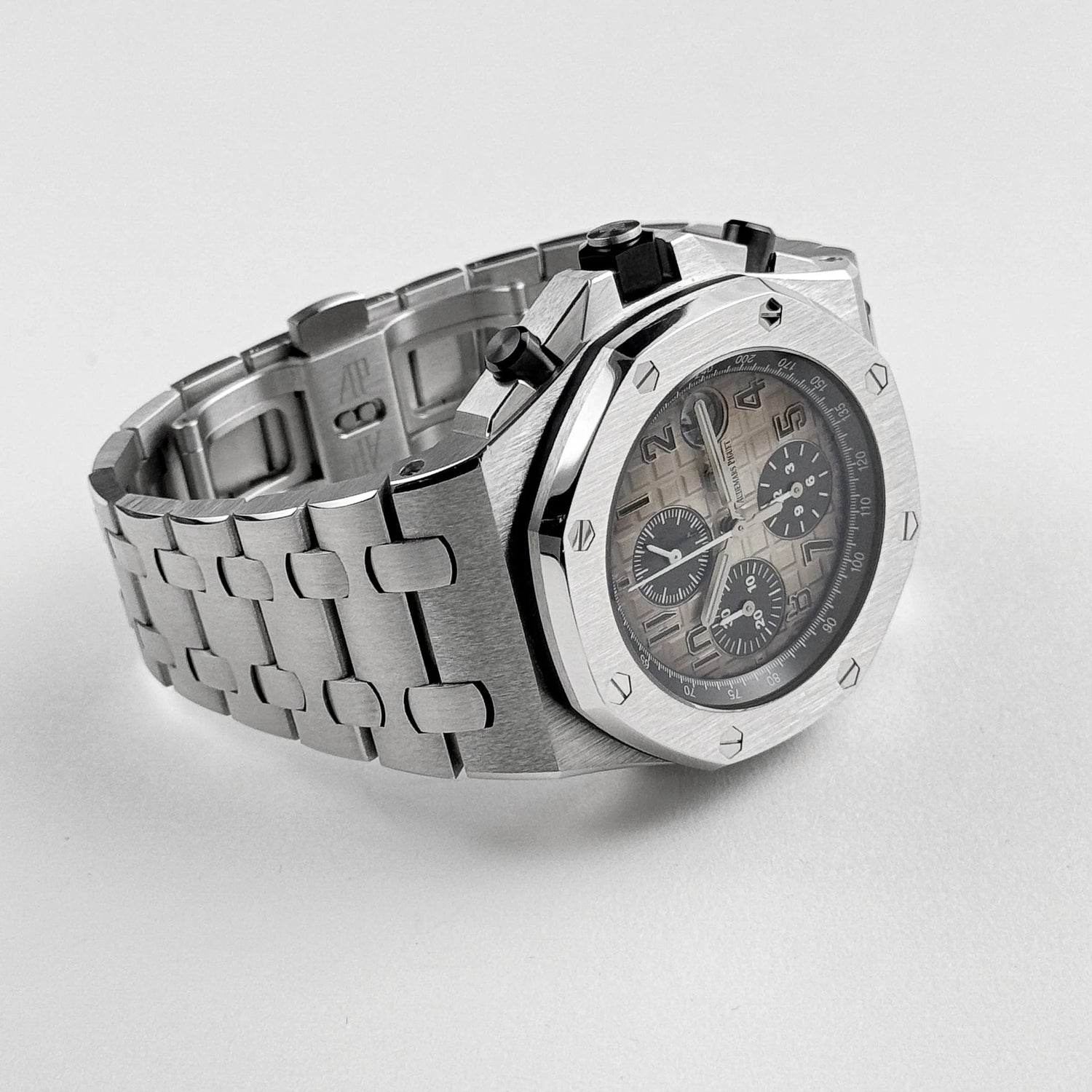 Royal Oak Offshore Chronograph Platinum Grey Dial Limited Edition (2017) image 7