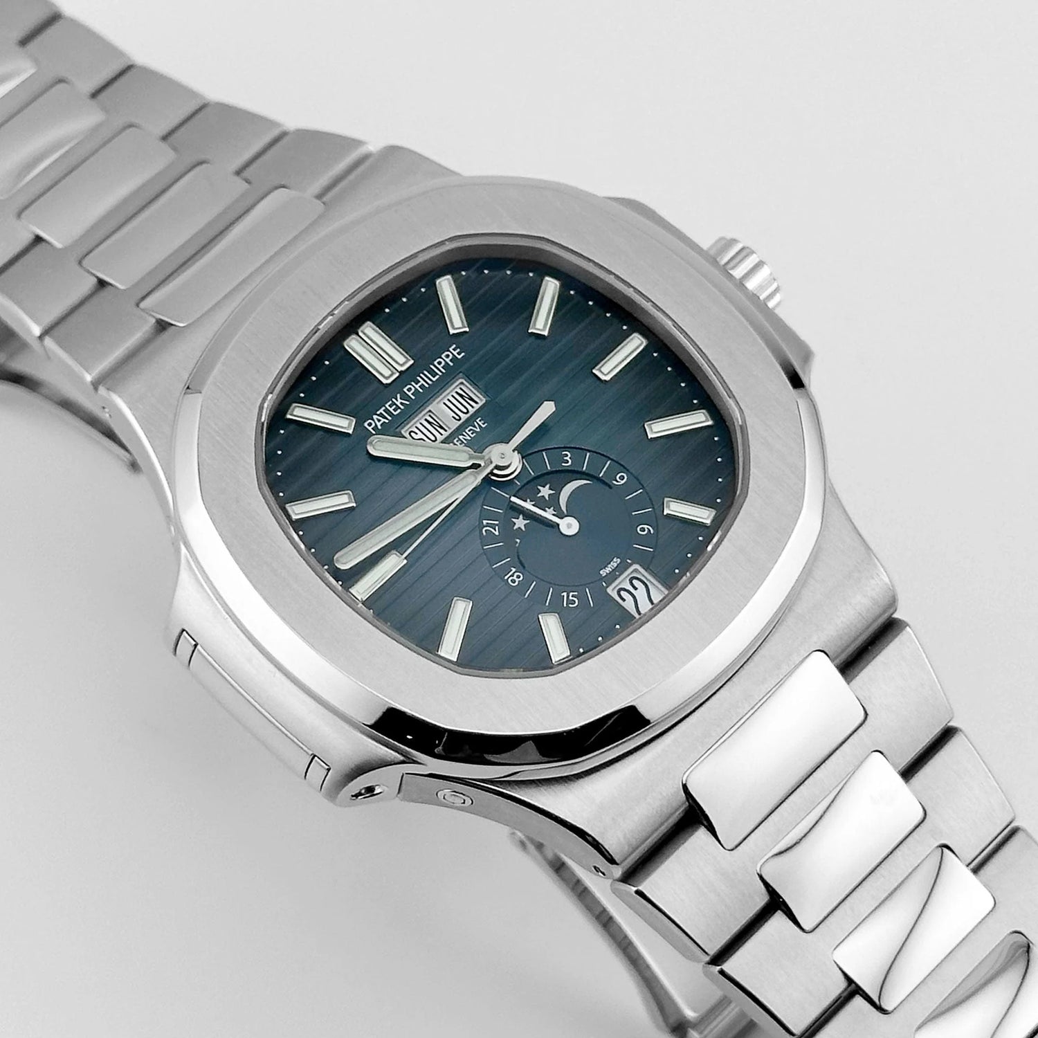 Nautilus Annual Calendar Stainless Steel Blue Dial (2022) image 9