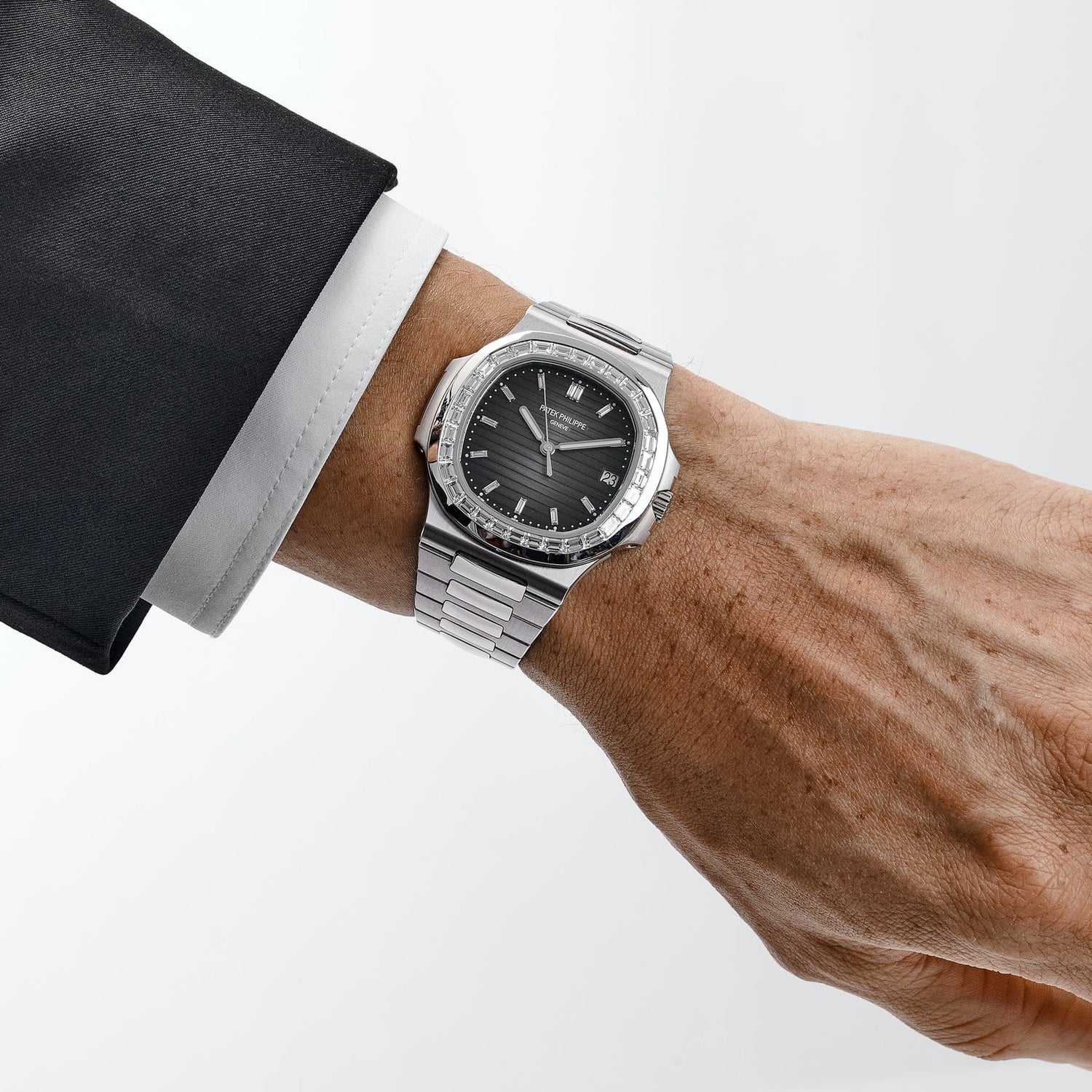 Nautilus Platinum Grey Diamond Baguette Dial Diamond Baguette Bezel image 12