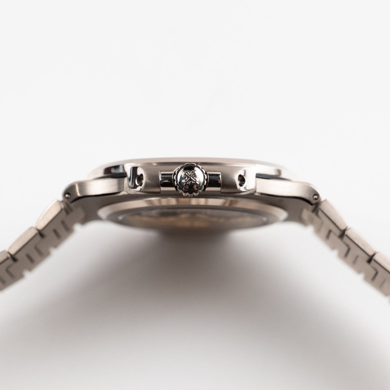 Nautilus White Gold Blue Dial (2022) image 7
