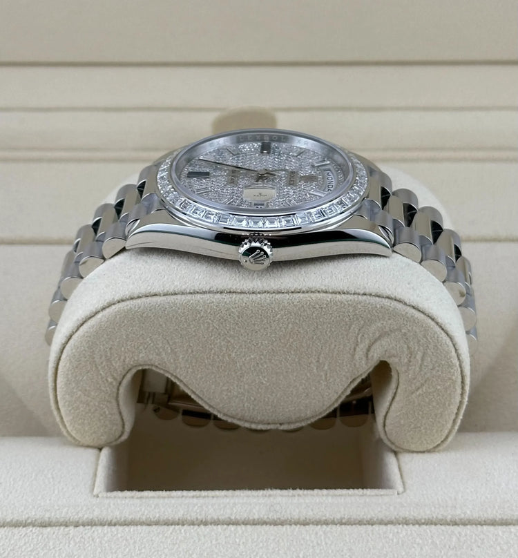 Day-Date Platinum Diamond Bezel Diamond-Paved Sapphire Dial (2024) image 4