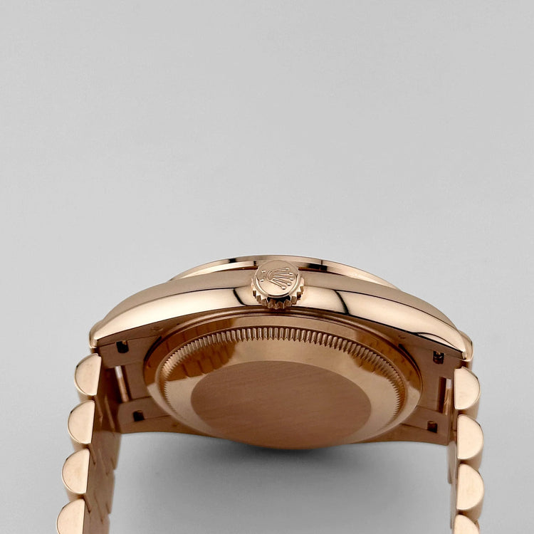 Day-Date  Rose Gold Rainbow Diamond Pave Dial Diamond Bezel (2025) image 6
