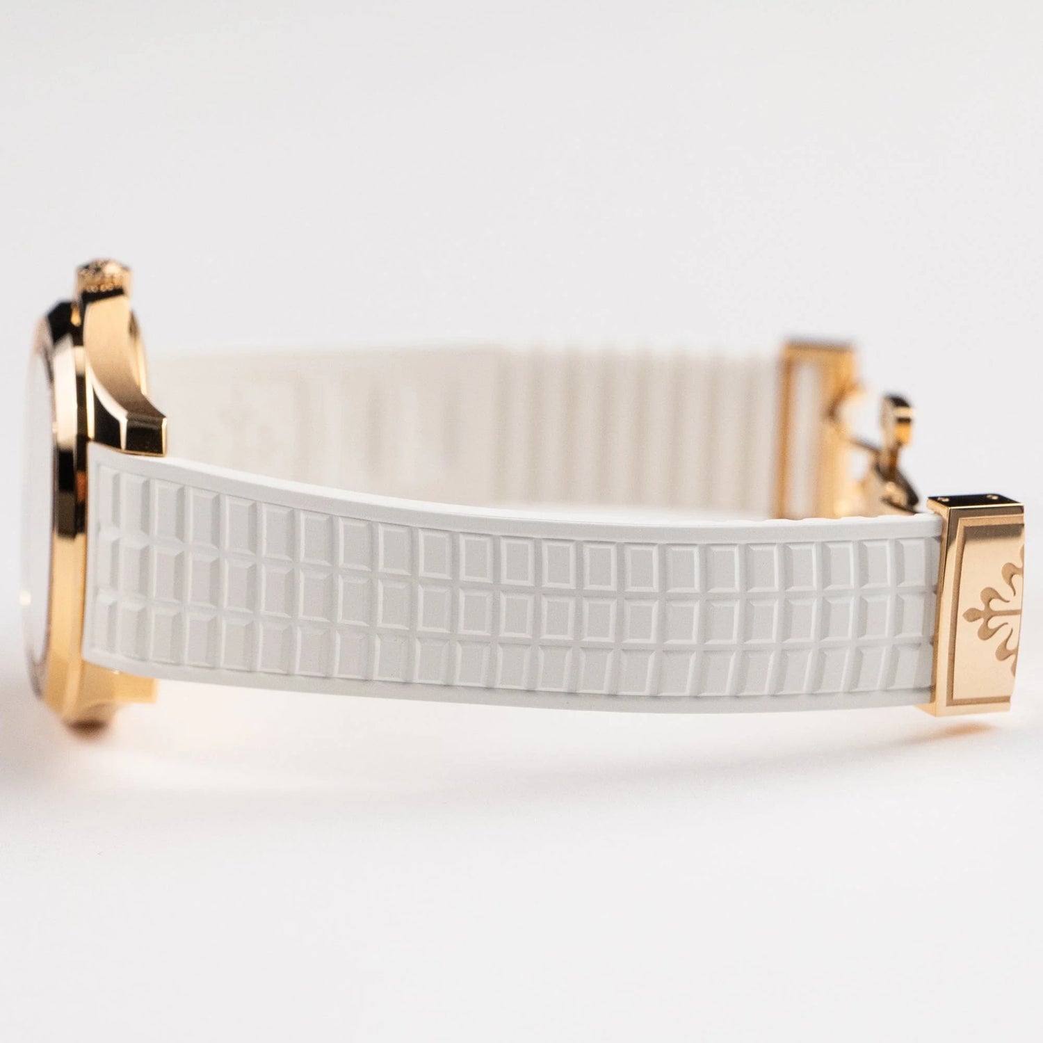 Aquanaut Luce Rose Gold White Dial Diamond Bezel image 4